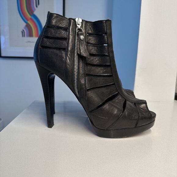 Stuart Weitzman Open Toe Black Leather Strappy Moto Ankle Booties Size 10 - Picture 3 of 17